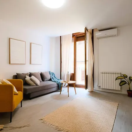 Casa Augusta Renovada Centro Historico 5 Pax * 萨拉戈萨